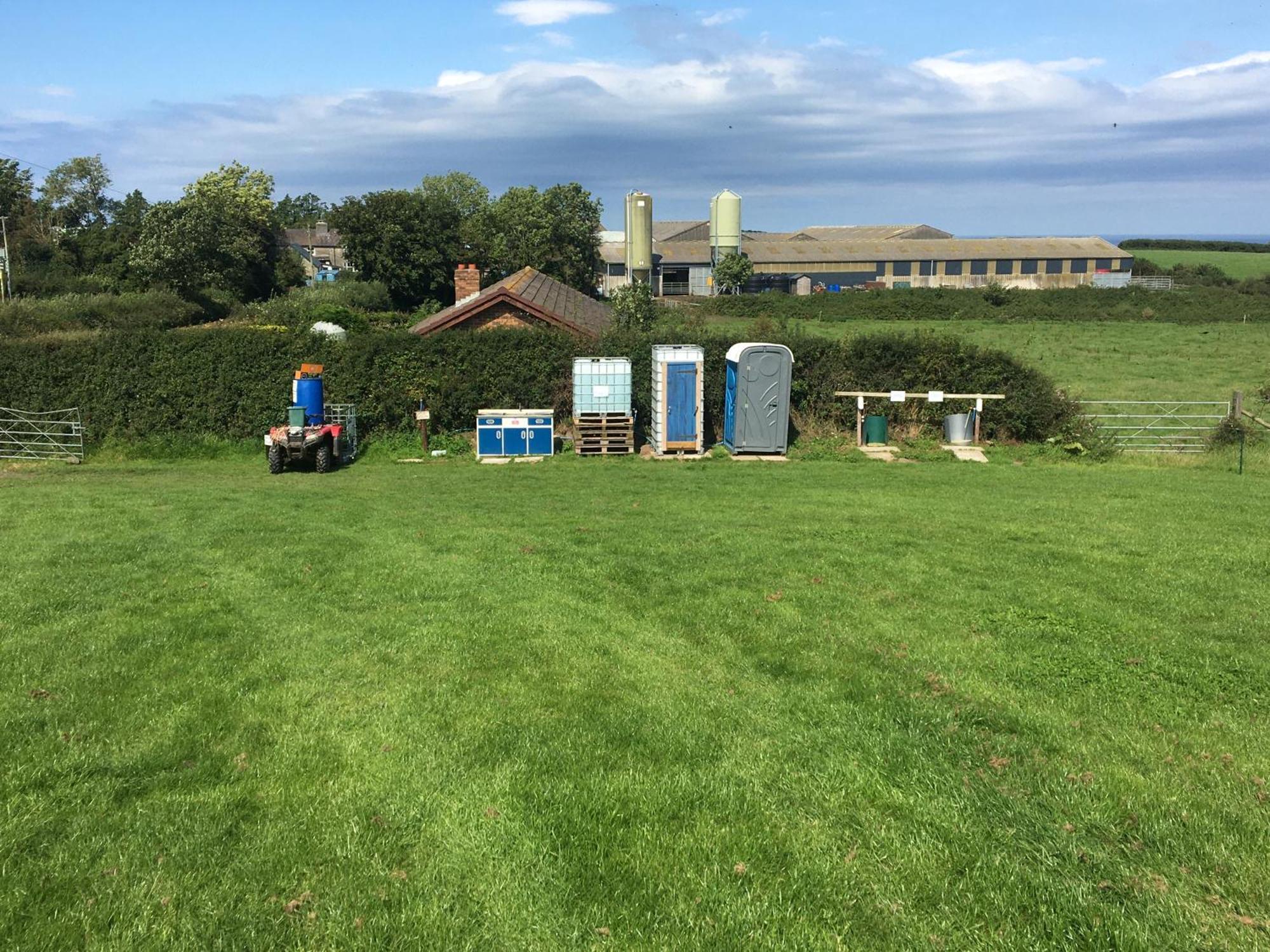 Llanarth  Carreg Y Gwynt Campsite - Touring And Tent Pitches酒店 外观 照片